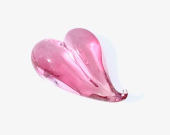 Heart Paperweight / Glass Paperweight / Pink Glass / Hand Blown Glass / Blown Glass / Blown Glass Heart / Art Glass / Glass Sculpture / Art