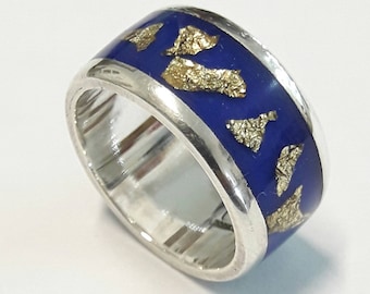 Sterling silver 925 band ring with blue resine and gold flakes, with personalized text