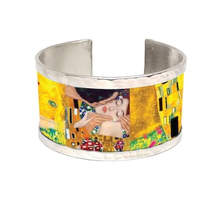 Aluminum bracelet, tenth anniversary, inspired by The Kiss by Gustav Klimt. With custom inner text