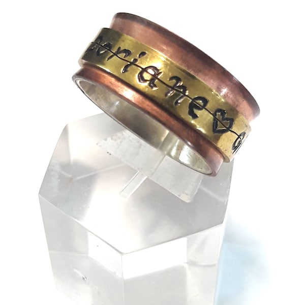 Bague rotative - spinner ring - avec code secret et texte ou mot personnalisé. Bague en argent, cuivre et laiton.