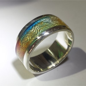 Silver ring engraved and handpainted, anniversary,  with personalized text inside: multicolor.