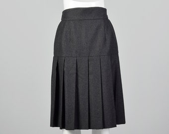 Small Chanel Boutique Gray Skirt 1990s Wool Pleated Skirt Chanel Logo Button Silk Lining