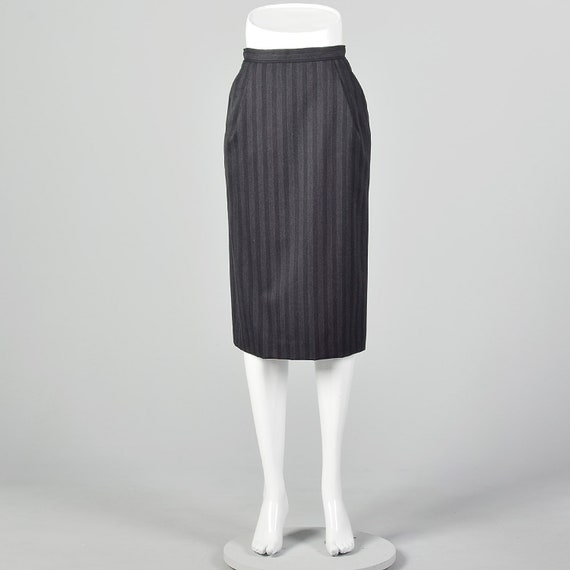 XXS Gucci 1970s Grey Skirt Pinstriped  Pencil Poc… - image 4