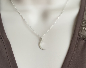 Delicate Sterling Silver Crescent Moon Necklace. Crescent Moon Pendant on Sterling Silver Chain. Layering Necklace. Minimalist Jewelry.