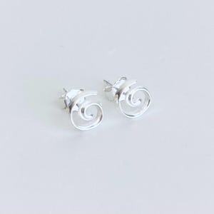 Tiny Sterling Silver Swirl Earrings. Minimal Swirl Studs. Sterling Silver Earrings. Delicate Circle Swirl Studs. Gift for Her.