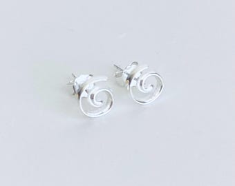Tiny Sterling Silver Swirl Earrings. Minimal Swirl Studs. Sterling Silver Earrings. Delicate Circle Swirl Studs. Gift for Her.