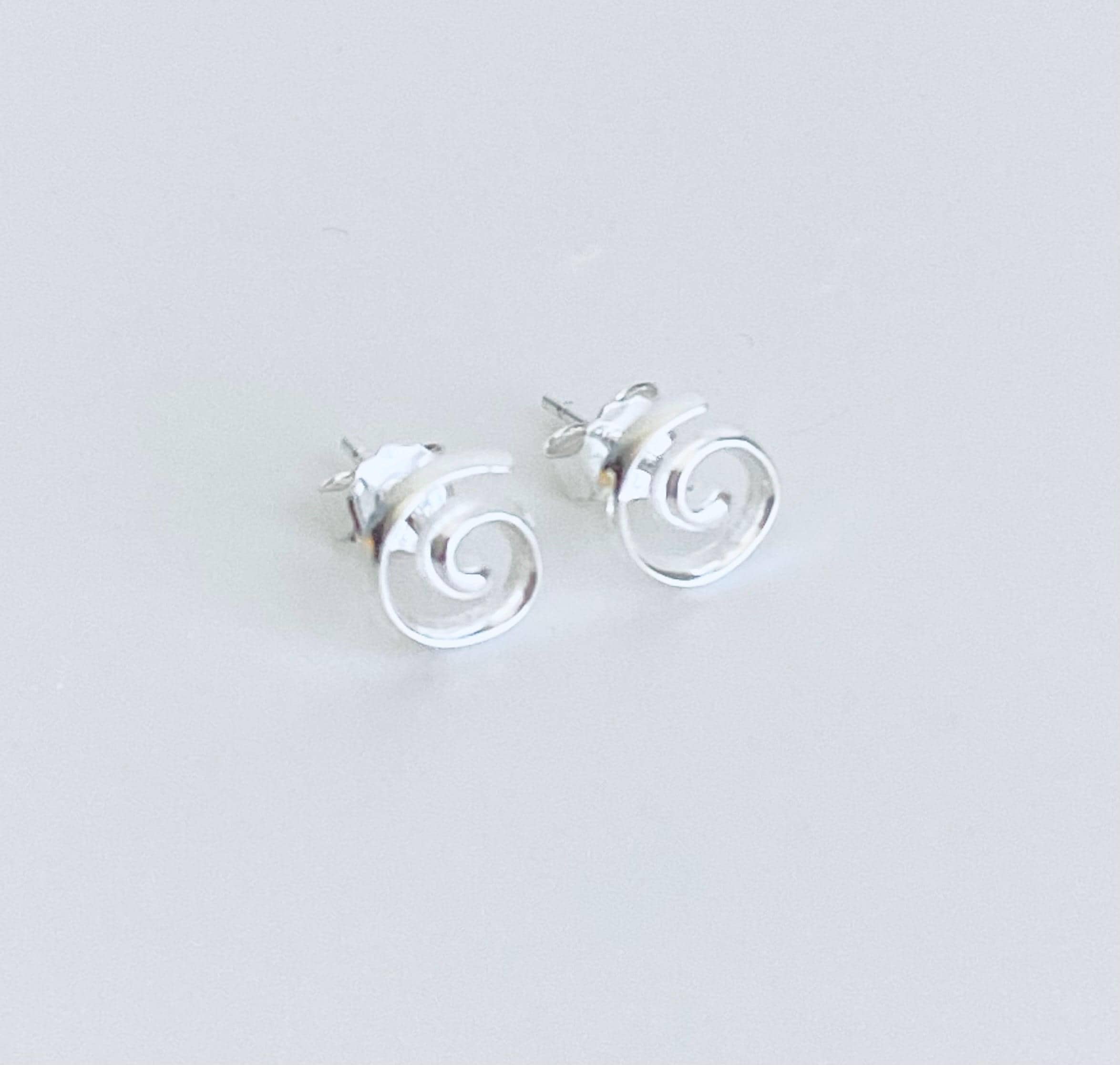 ピアス Swirl Stud Earrings #5202 Swirl Stud Earrings – Oh Clementine