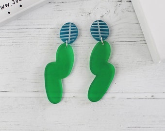 Green wavy acrylic Earring - Abstract Statement Earrings - Arty earrings - Colourful Earrings - Arty style Earrings - Gift for her