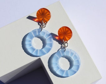 Retro Orange und Durchscheinend Blaue Acryl Hoop Ohrringe - Vintage-inspirierter Statement Schmuck - Einzigartiges Geschenk für Sie