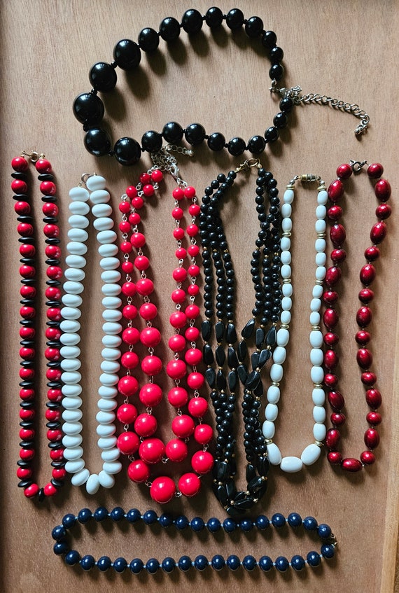 Plastic Bead Necklaces/ Plastic BeadChokers/ Red B