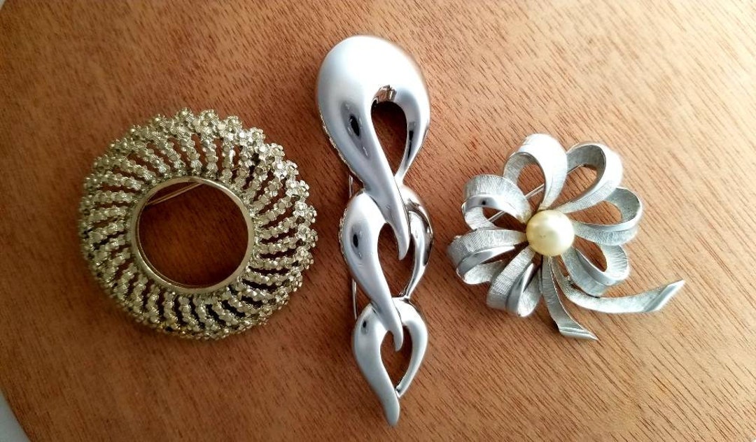 Vintage Pins/vintage Lady Remington Pin/vintage BSK Pin/ Vintage