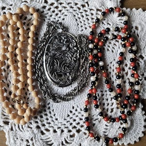Vintage Monet Necklace/Vintage Germany Necklace/Vintage Coral Bead Necklace/Vintage Necklace Collection