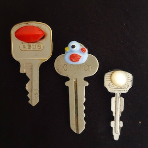Vintage Key/Vintage Button Magnet Set/Office Magnets/Refrigerator Magnets/Vintage Buttons/Childs Play
