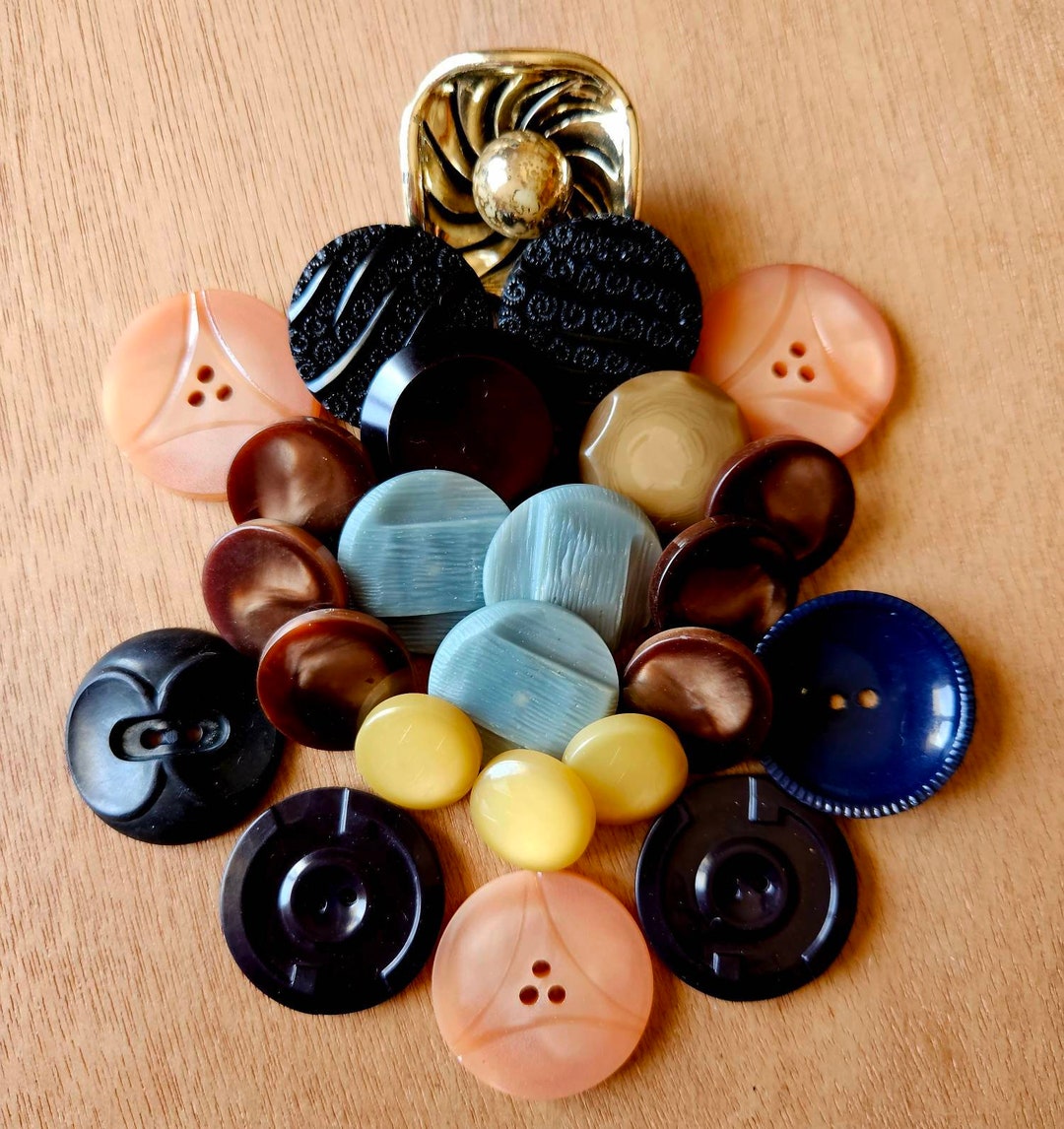 Vintage Buttons/vintage Coat Buttons/vintage Coat Button Lot/black Coat Buttons/ Celluloid Coat