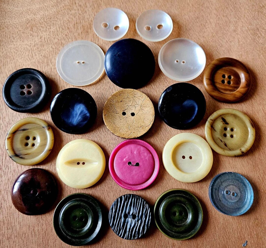 Vintage Buttons/vintage Coat Buttons/oversized Coat Buttons/ Coconut