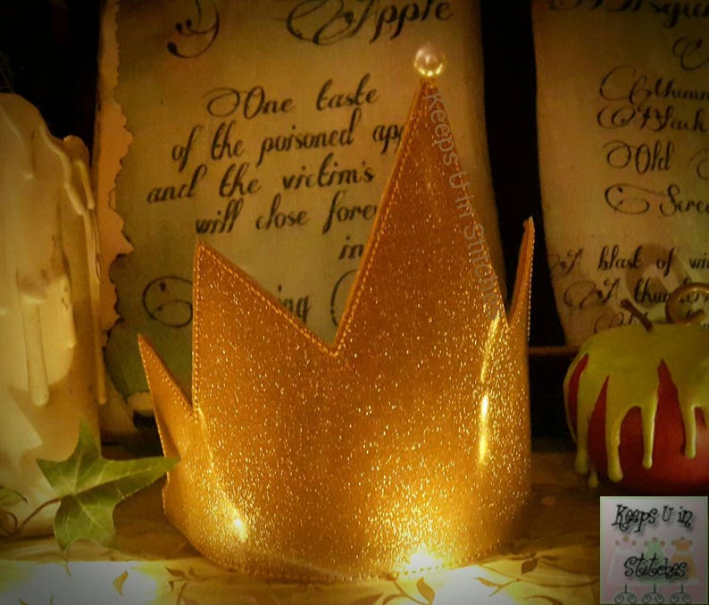 KUiS eXcLuSiVe Snow White CLASSiC EViL QUEEN Inspired LARGE - Teen/Adult Gold Smooth Sparkle Glitter Vinyl CROWN with/FuLL Pearl TiP-Cosplay 