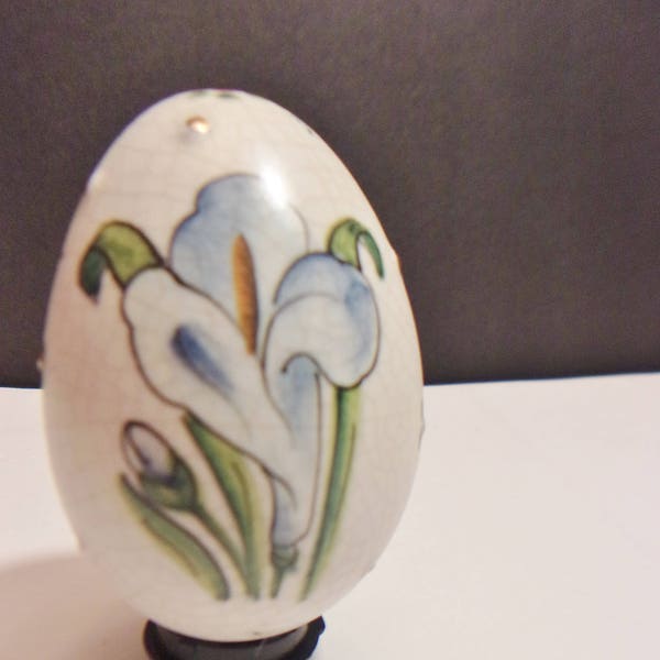 Veneto Flair Iris Easter Egg Vintage 1975 Collectible Italian Blue Floral Pottery Home Decor  www.etsy.com/shop/ALEXLITTLETHINGS