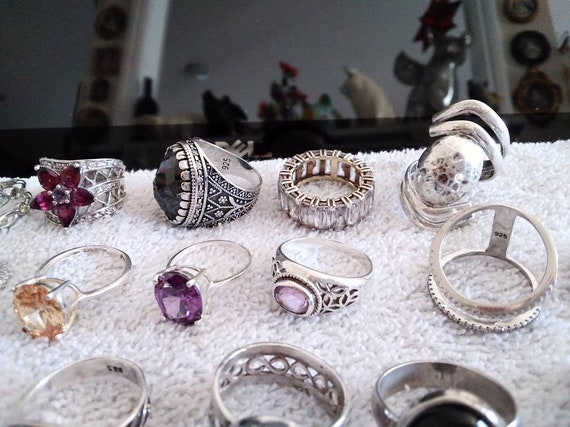 Lot of 38 vintage ladies rings sterling silver 92… - image 4