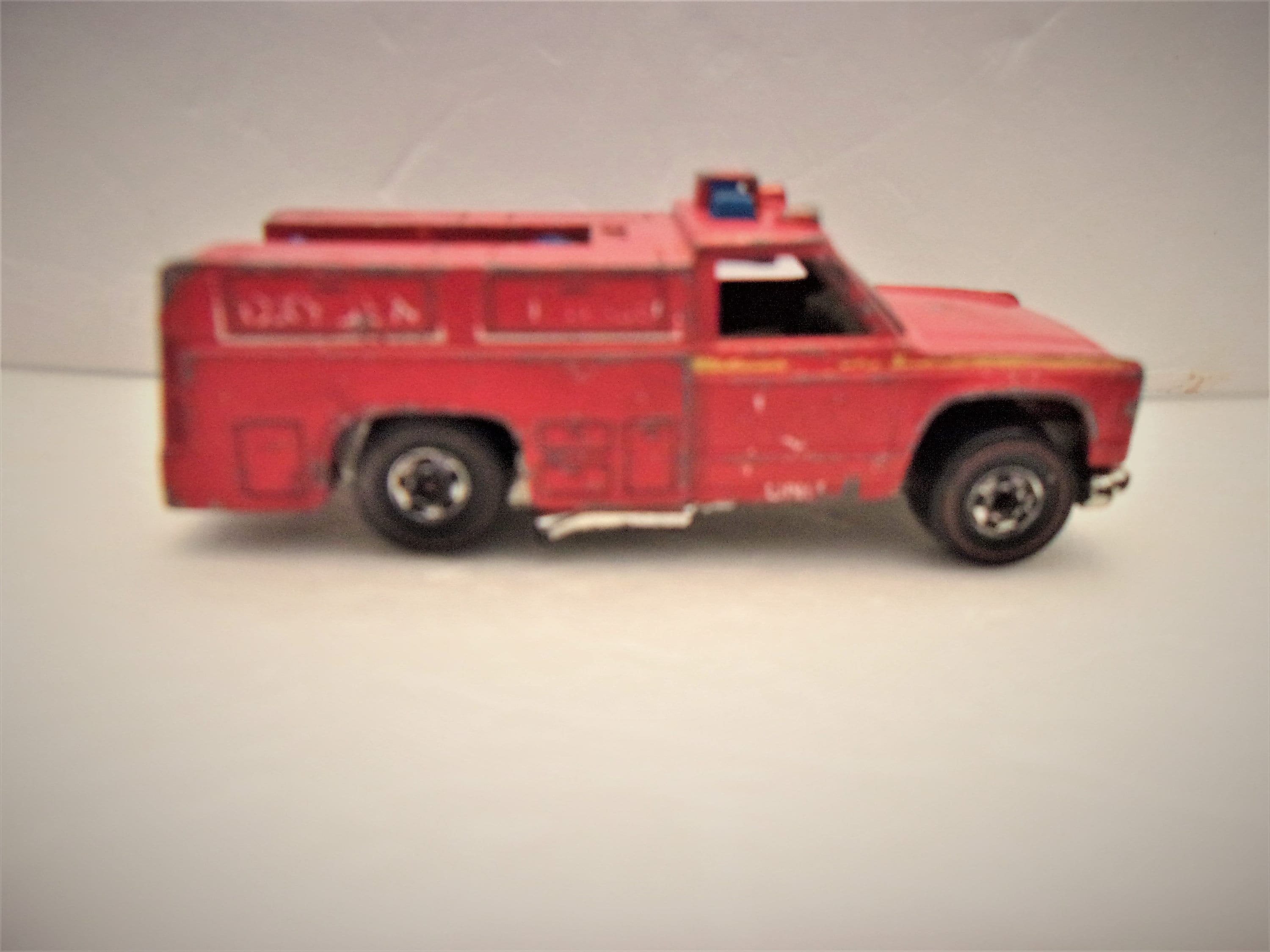 1970 Redline Hot Wheel - FIRE ENGINE - RED