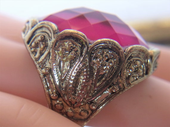 Vintage Hot Pink Statement Ring Size 7.25 Acrylic… - image 3