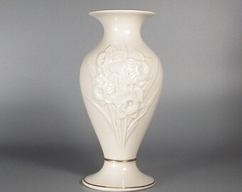 Vintage 1996 Lenox Mother's Day Daffodil Vase  MIB Lenox Ivory China porcelain Flower Vase Gift for Mom 7 3/4" Tall