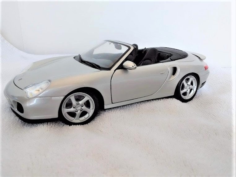 Porsche 911 Turbo Cabriolet Maisto vintage 1994 argent noir mod le en m tal moul sous pression l chelle 1 18 pour lui papa Cave