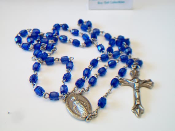 rosario-religioso-cuentas-azules-facetadas-negras