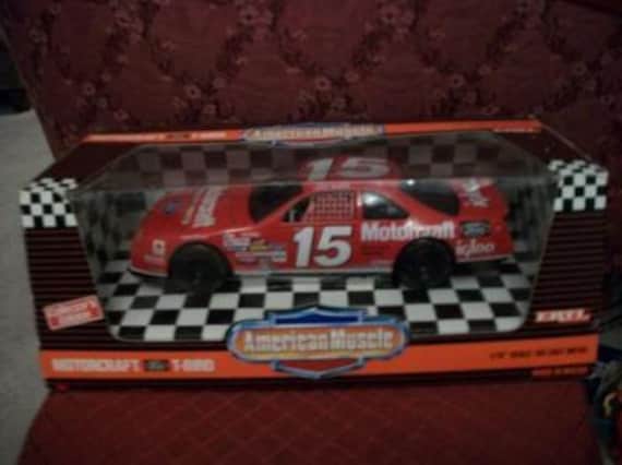 1 18 scale nascar diecast 2025 cars