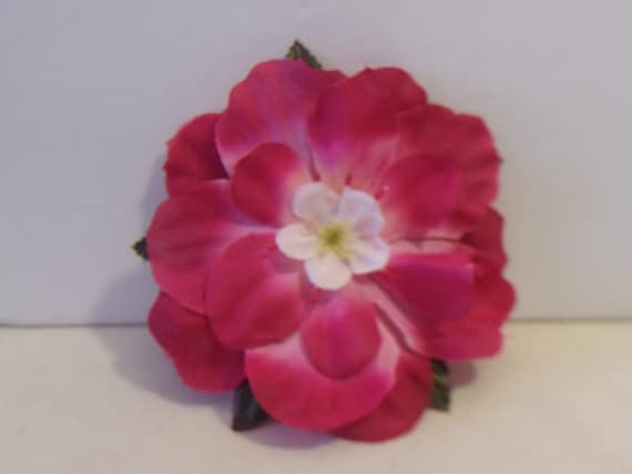 Vintage Pink Flower Barrette Hair Clip Floral Fas… - image 1