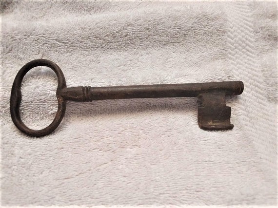 Antiker großer Eisen-Metall-Skelett-Schlüssel um 1800 Rostiger