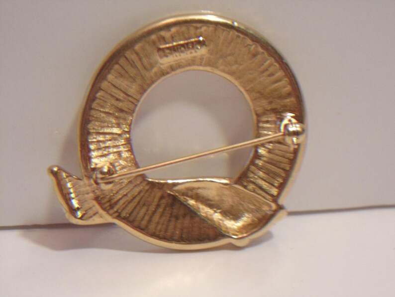 Monet Knot Brooch Pin Beige Enamel Designer Signed Costume Jewelry Fashion Accessories For Her