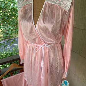 Vintage 1970&#39;s - 1980&#39;s You&#39;re A Vision Dreamwear Pink Lingerie Set
