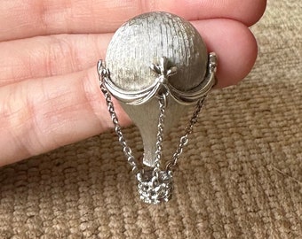 Vintage Silver Tone Metal 3D Hot Air Balloon Brooch With Dangling Basket