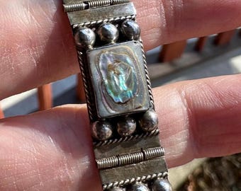 Beautiful Vintage 1950’s - 1960’s Sterling Silver Bracelet With Rope And Ball Design Surrounding Abalone Inlay