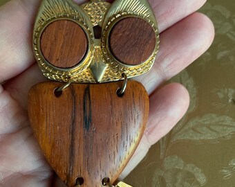 Vintage Mid Century Gold Tone Metal Owl Pendant With Wooden Eyes And Belly On Gold Tone Metal Chain