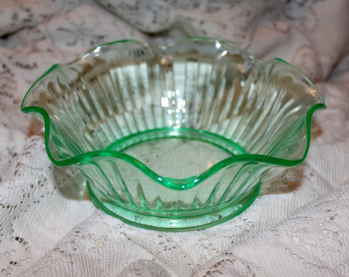 Vintage Green Uranium Glass Serving Bowl Etsy