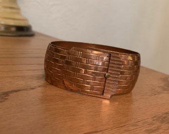 Vintage 1960's Wide Copper Belt Buckle Hinged Bangle Bracelet