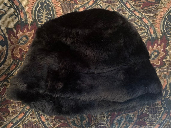 Vintage 1990’s Onyx Black Faux Fur Winter Hat - image 5