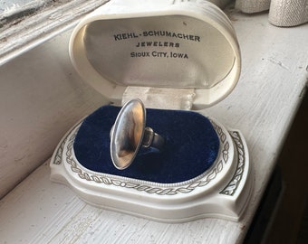 Gorgeous Vintage Sterling Silver Ring With Polished Agate Stone