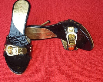 Mules vintage de piel adornada, talla 36