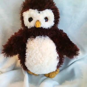 Oakley the Owl pdf knitting pattern download - knitted flat - written in ENGLISH
