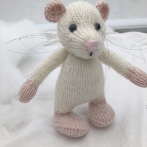 Mulberry Mouse PDF knitting pattern Download knitted flat written in ENGLISH image 2