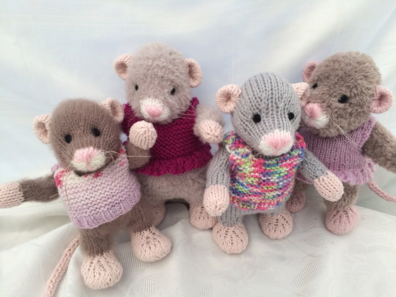 Little Rattie PDF knitting pattern Download knitted flat written in ENGLISH image 2