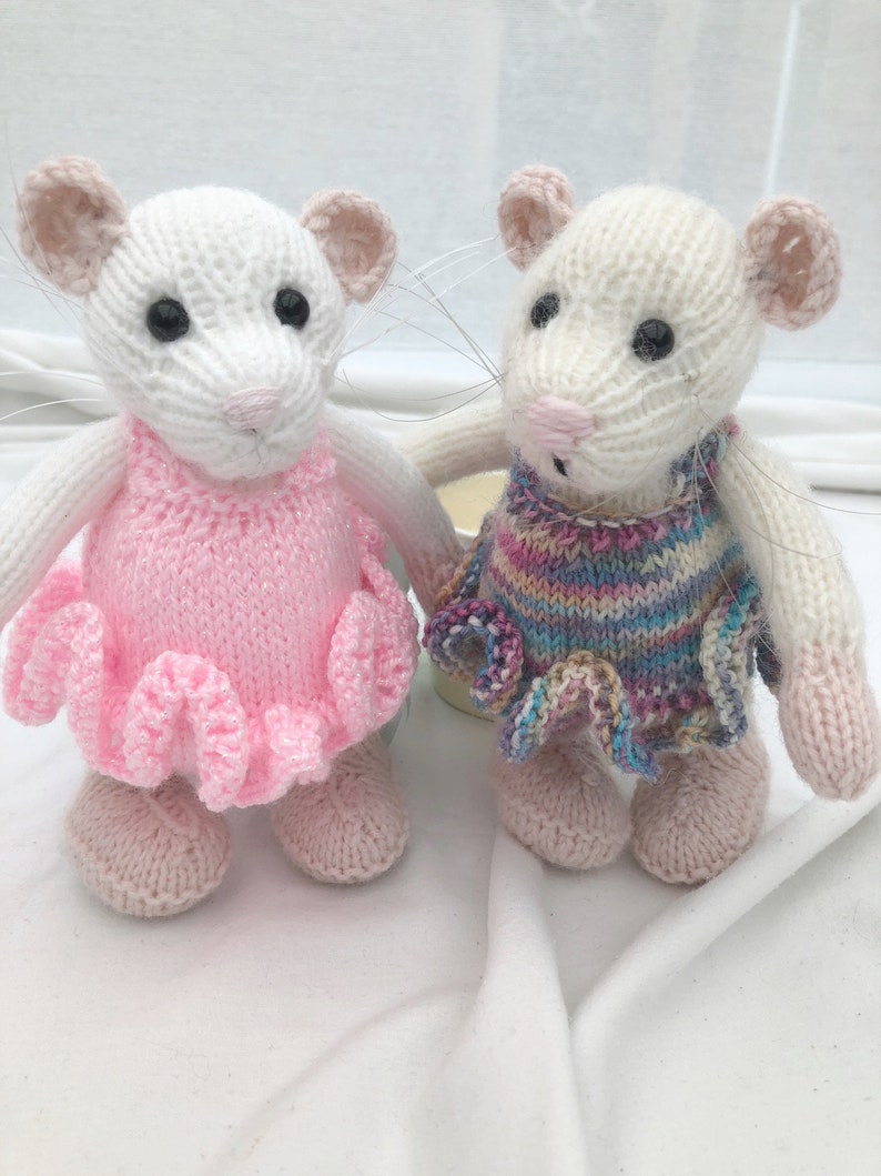 Mulberry Mouse PDF knitting pattern Download knitted flat written in ENGLISH image 3