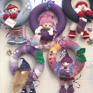Seasonal Character Wreaths pdf knitting pattern download - knitted flat - Written in ENGLISH
