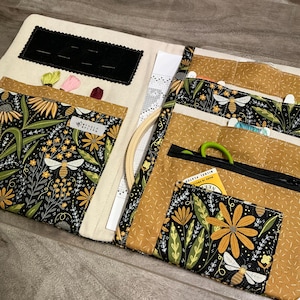 Cross stitch project folder / Bee Garden / Embroidery case / Cross stitch organizer / Project organizer for English Paper Piecing