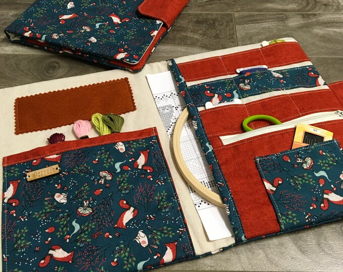 Cross Stitch Project Folder / in the Forrest / Embroidery Case / Cross
