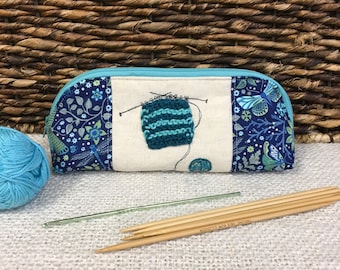 Small notions pouch / knitting / freehand machine embroidery / tool pouch / makeup bag