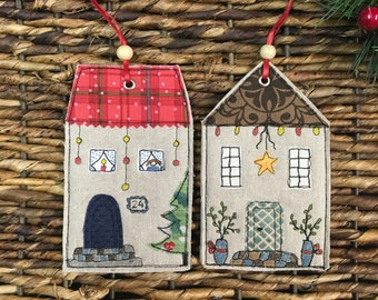 Gift card holder / Ornament / Christmas house / Freehand machine embroidery / linen / applique