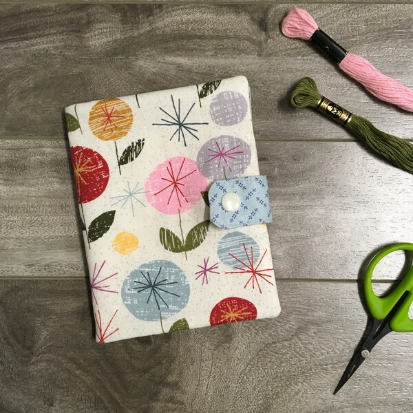 Needle book with zipper pocket / Needle keeper